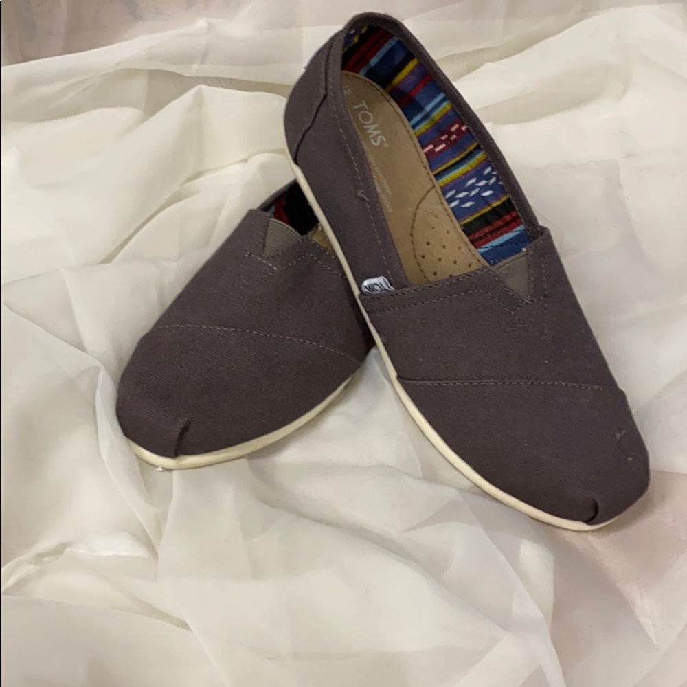 TOMS slip one